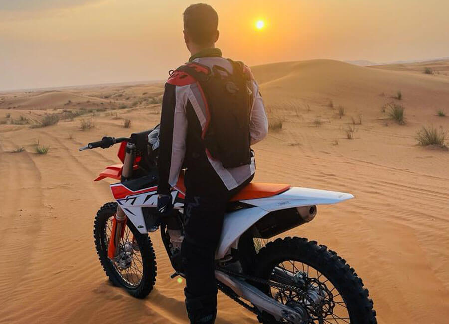 6-dirt-biking-adventure-rides-in-dubai-for-men-women-riders